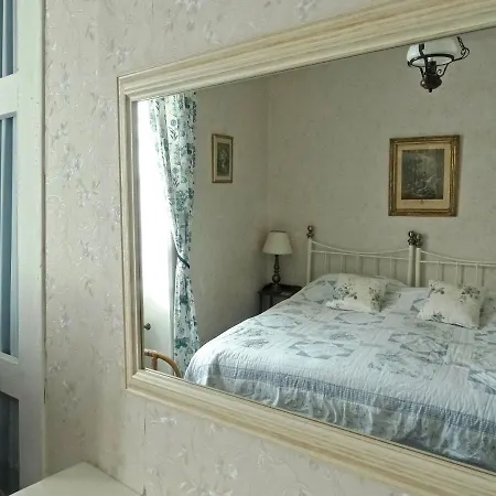 Maison De Fortitude D'hotes ベッド・アンド・ブレックファスト Salviac