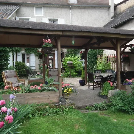 Maison De Fortitude D'hotes Bed & Breakfast